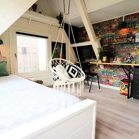 Near Zandvoort & Amsterdam House בית נופש